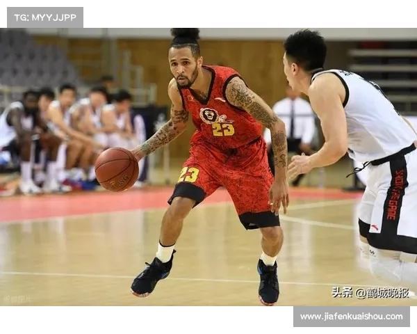 NBA护航战开启全新篇章 球员对抗激烈战术博弈引发球迷热议 NBA护航战开启全新篇章 球员对抗激烈战术博弈引发球迷热议